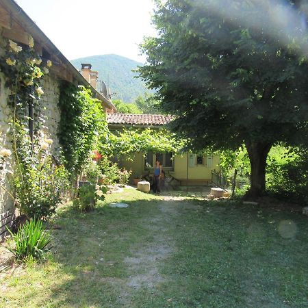 Le Moulin Bed & Breakfast Pradelle Bagian luar foto